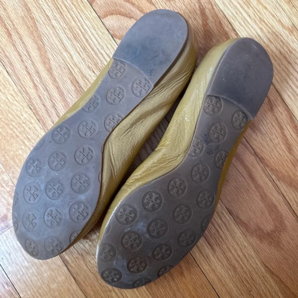 Tory Burch Black Leather Flats with Gold Logo - Picture 9 of 12